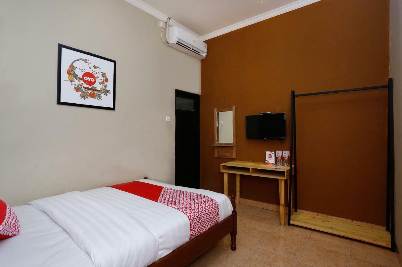 Oyo 1072 Kampung Condro Wulan Guesthouse Maguwo Экстерьер фото
