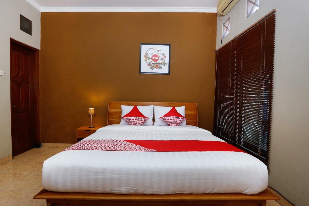 Oyo 1072 Kampung Condro Wulan Guesthouse Maguwo Экстерьер фото