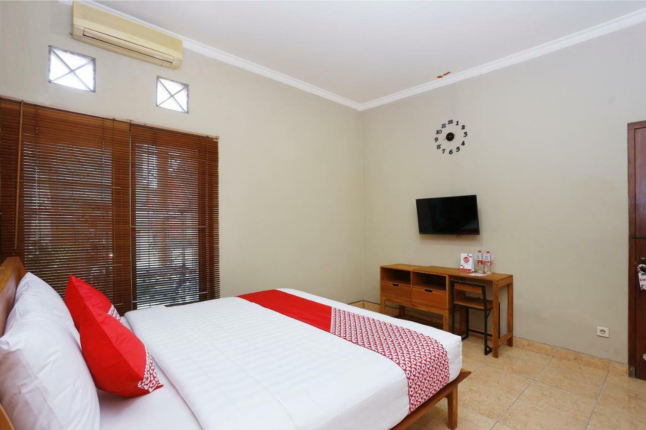Oyo 1072 Kampung Condro Wulan Guesthouse Maguwo Экстерьер фото